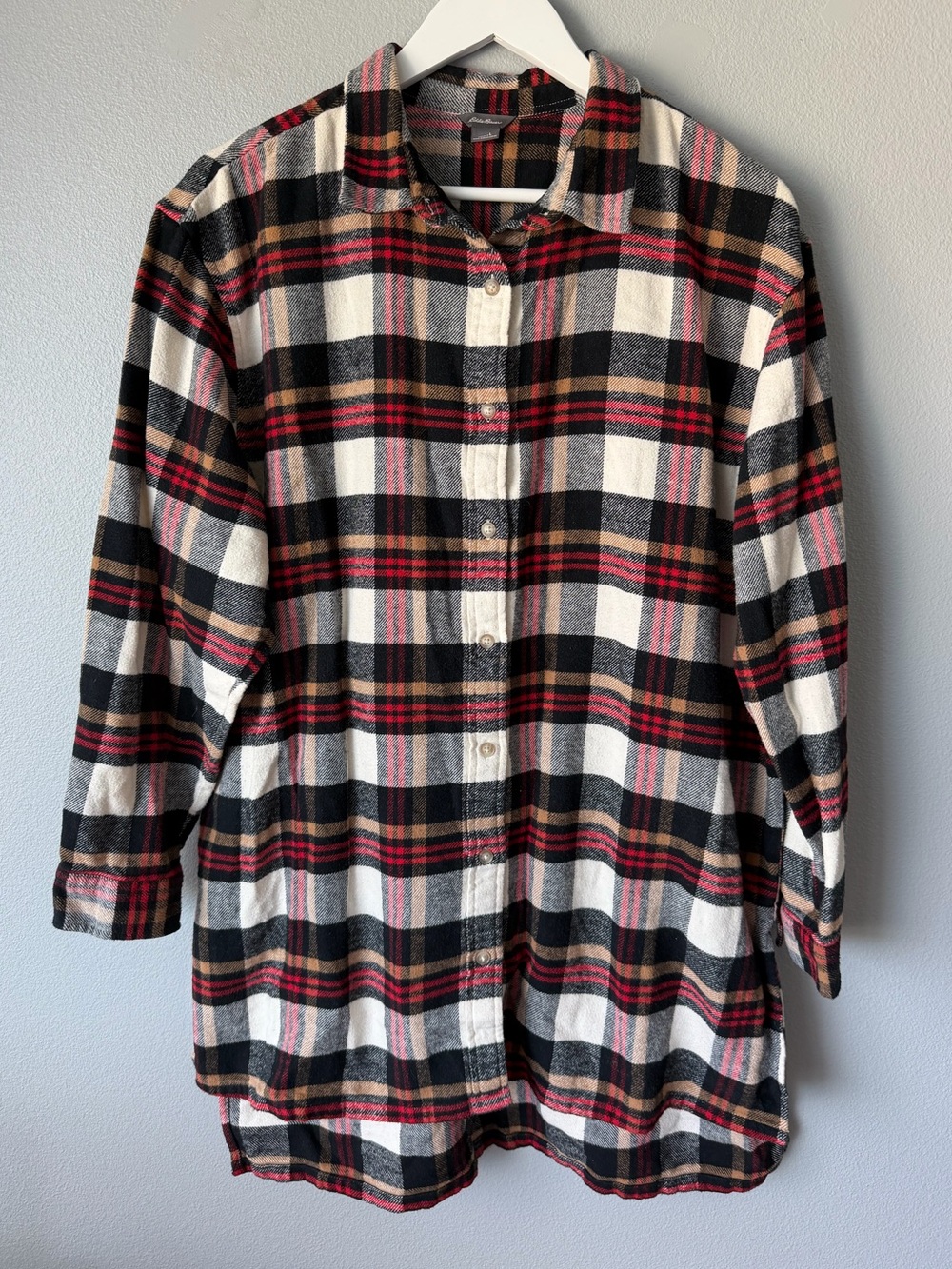 Eddie Bauer white red black plaid long sleeve button down long flannel Women’s L